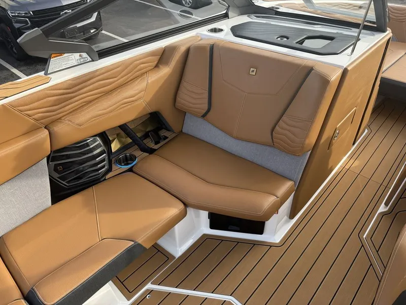 Slide: The Image of Nautique Super Air Nautique G25 2026 - 10