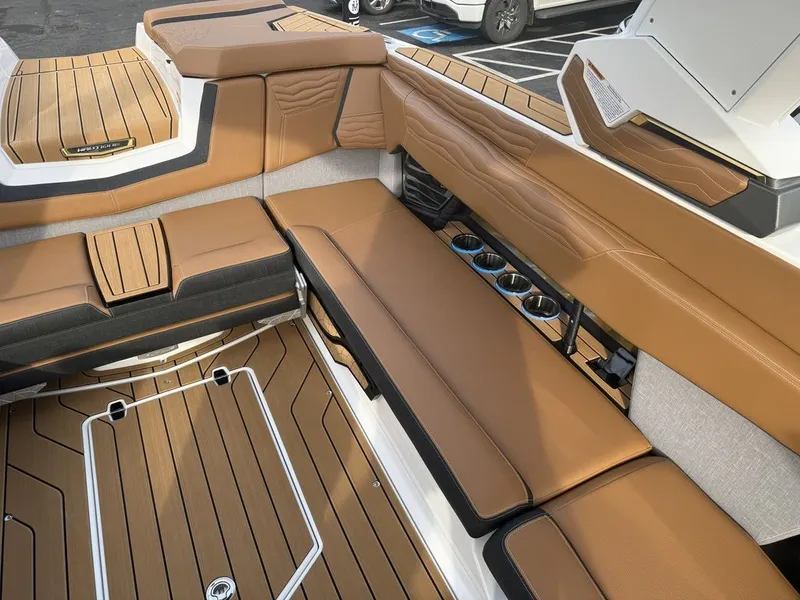 Slide: The Image of Nautique Super Air Nautique G25 2026 - 14