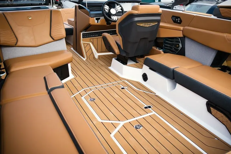 Slide: The Image of Nautique Super Air Nautique G25 2026 - 19