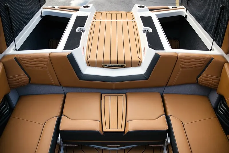 Slide: The Image of Nautique Super Air Nautique G25 2026 - 21