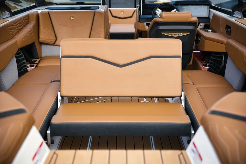 Slide: The Image of Nautique Super Air Nautique G25 2026 - 23