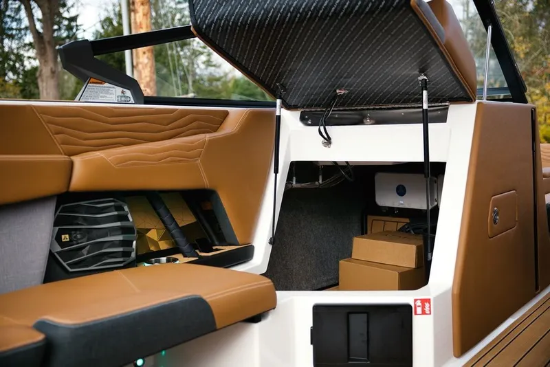 Slide: The Image of Nautique Super Air Nautique G25 2026 - 26