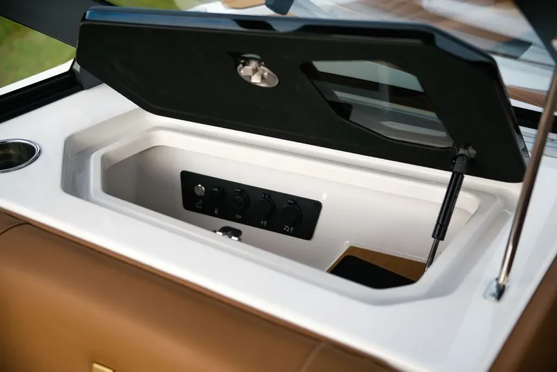 Slide: The Image of Nautique Super Air Nautique G25 2026 - 27