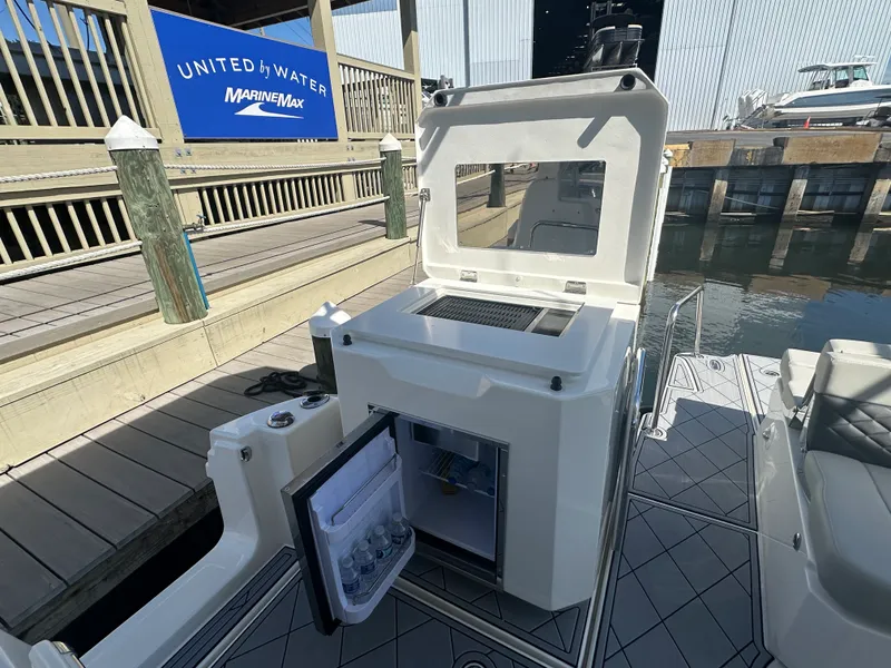 Slide: The Image of Aquila 36 Sport 2024 - 23