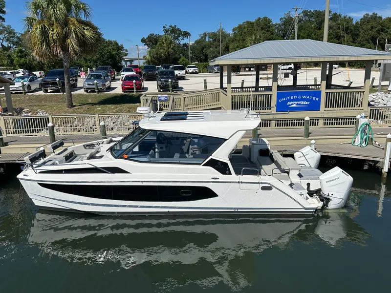 Slide: The Image of Aquila 36 Sport 2024 - 4