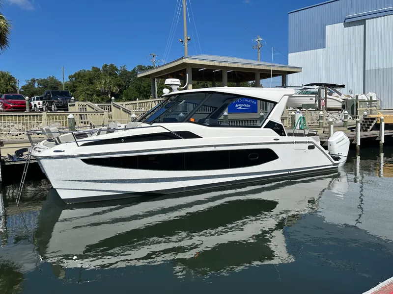 Slide: The Image of Aquila 36 Sport 2024 - 5