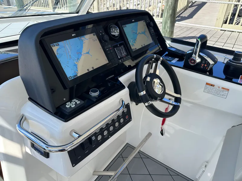 Slide: The Image of Aquila 36 Sport 2024 - 90