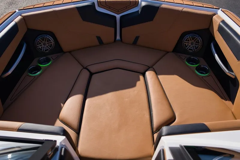 Slide: The Image of Nautique Super Air Nautique GS22 2026 - 19