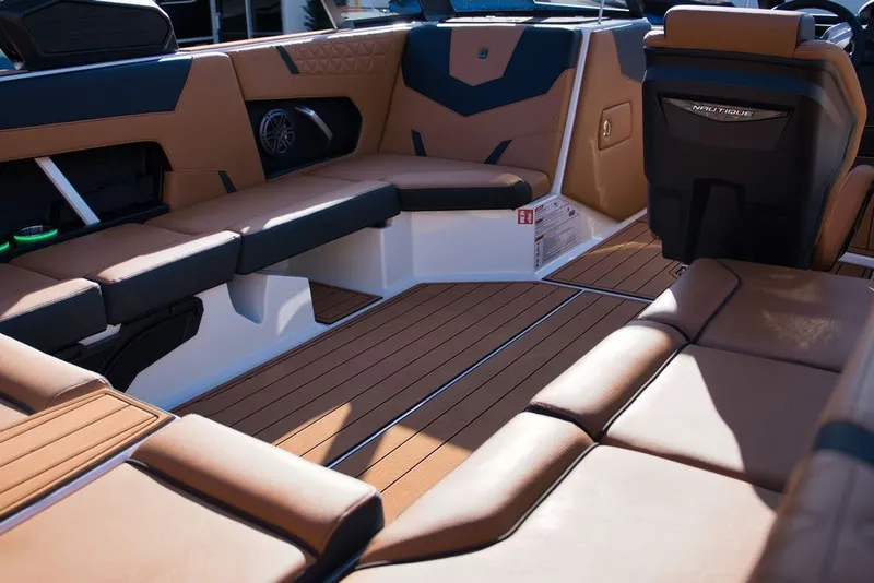 Slide: The Image of Nautique Super Air Nautique GS22 2026 - 20