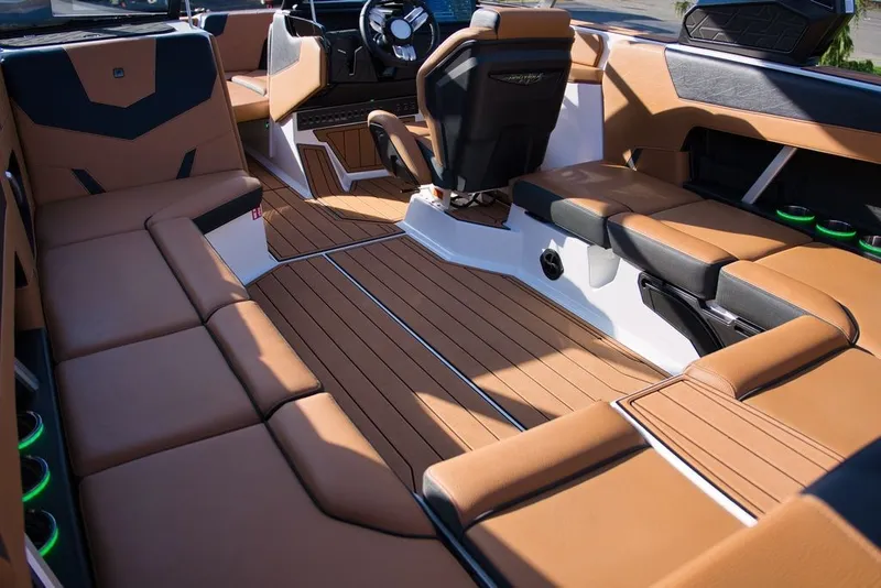 Slide: The Image of Nautique Super Air Nautique GS22 2026 - 21