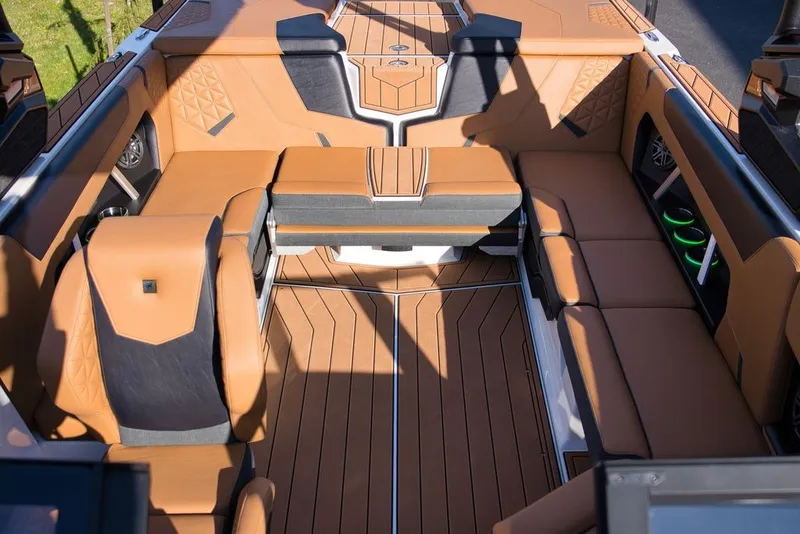 Slide: The Image of Nautique Super Air Nautique GS22 2026 - 25