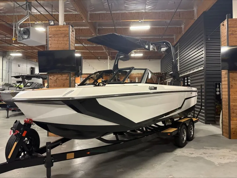 Slide: The Image of Nautique Super Air Nautique GS22 2026 - 3