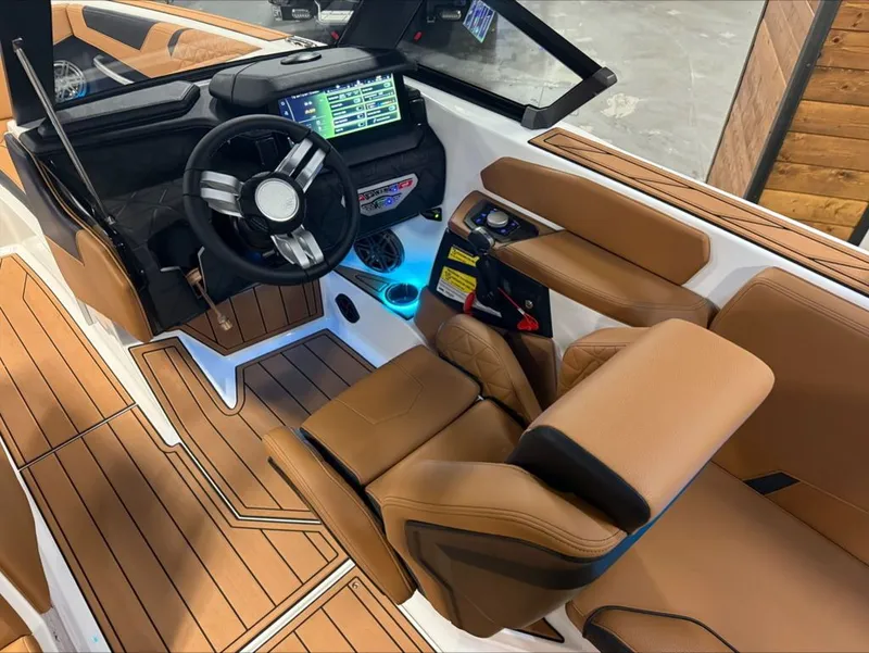 Slide: The Image of Nautique Super Air Nautique GS22 2026 - 6