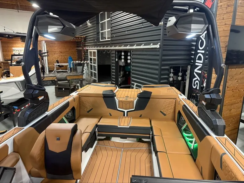 Slide: The Image of Nautique Super Air Nautique GS22 2026 - 8