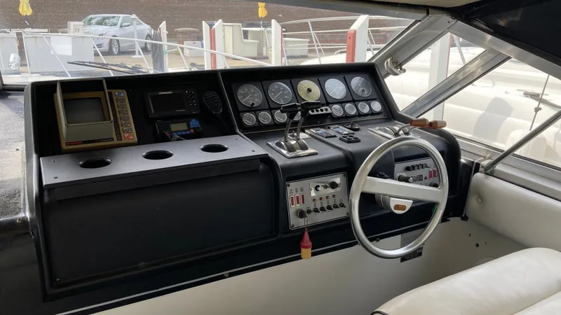 Slide: The Image of Chris-Craft 41 Amerosport 1988 - 30