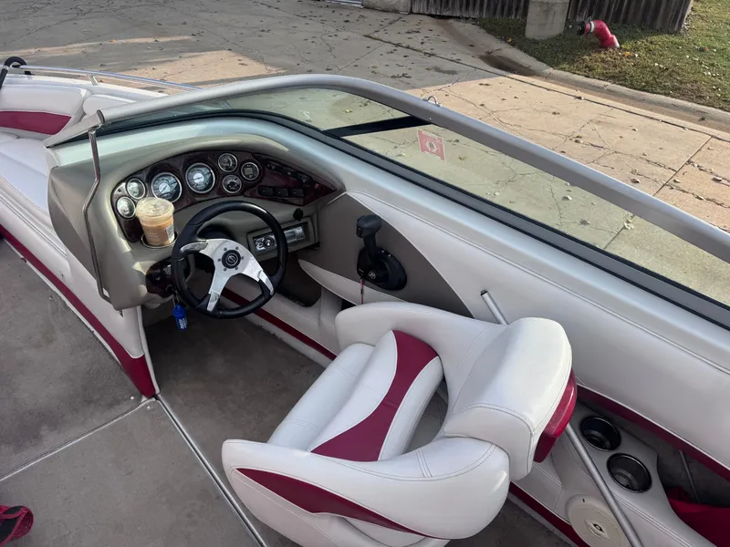 Slide: The Image of Crownline Boats 215 SS 2012 - 10