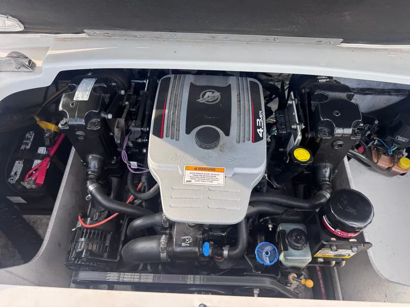 Slide: The Image of Crownline Boats 215 SS 2012 - 14