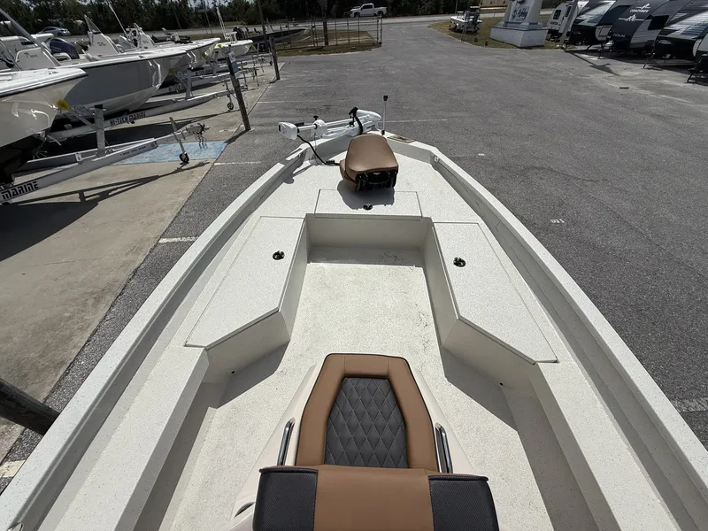 Slide: The Image of Xpress H22B Bay 2026 - 7