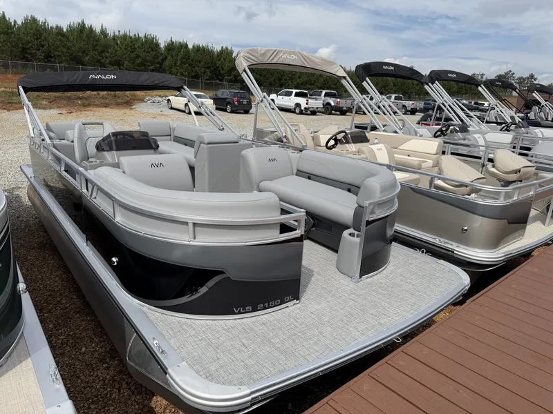 The Image of Avalon VLS 21 QUAD LOUNGER-115HP 2026 - 1