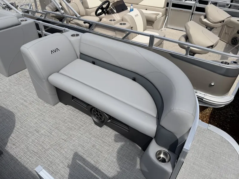 Slide: The Image of Avalon VLS 21 QUAD LOUNGER-115HP 2026 - 3