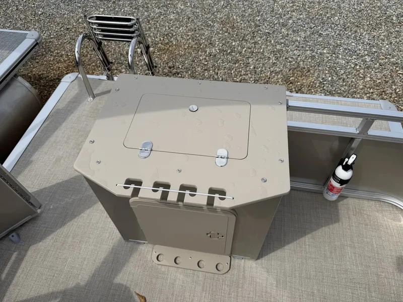 Slide: The Image of Avalon Venture 19 QUAD FISH 2026 - 5