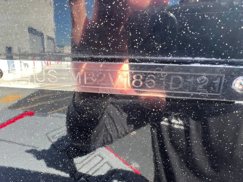 Slide: The Image of Malibu M240 2021 - 22