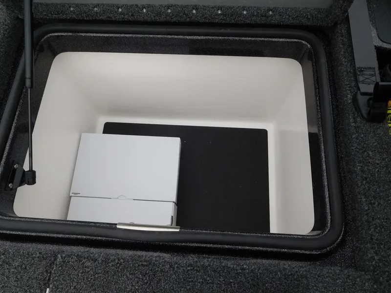 Slide: The Image of Caymas CX 21 PRO 2026 - 17