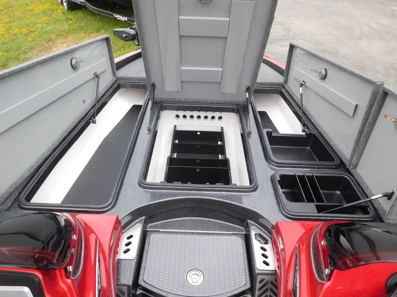 Slide: The Image of Caymas CX 21 PRO 2026 - 11