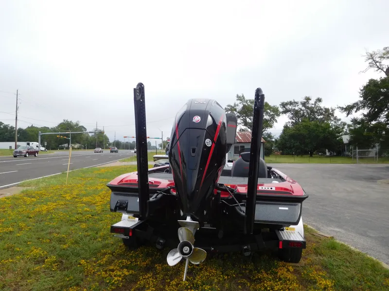 Slide: The Image of Caymas CX 21 PRO 2026 - 4