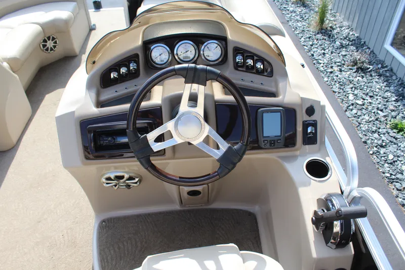 Slide: The Image of Bennington 2250 GSR 2014 - 10