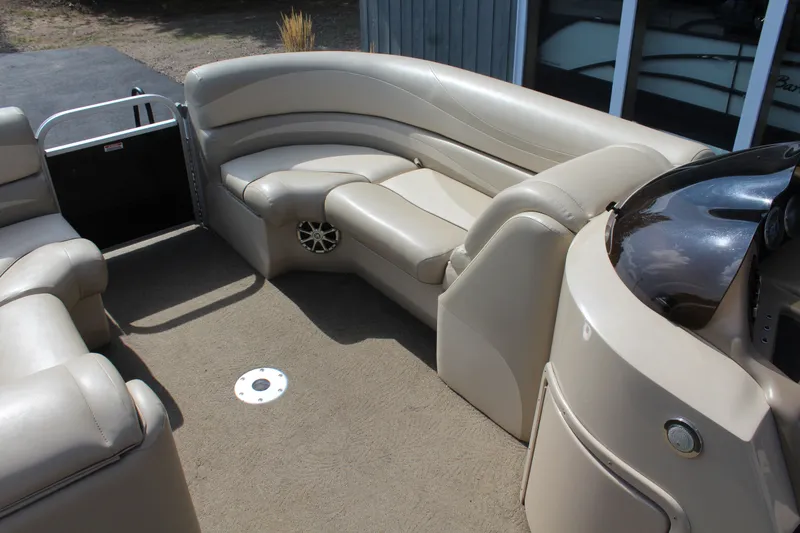 Slide: The Image of Bennington 2250 GSR 2014 - 16