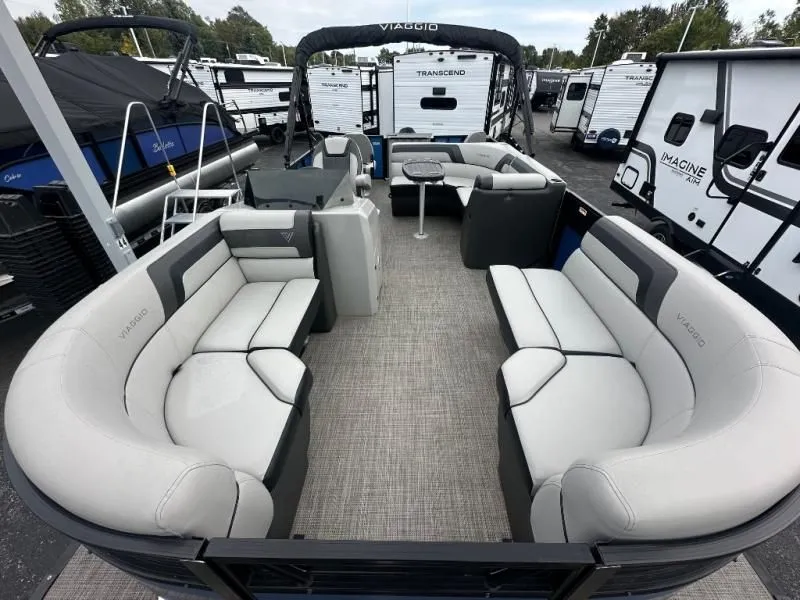 Slide: The Image of Lago Series 20R 2022 - 5