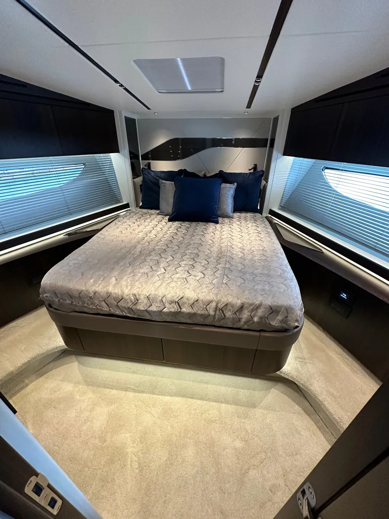 Slide: The Image of Sunseeker Predator 60 EVO 2021 - 15