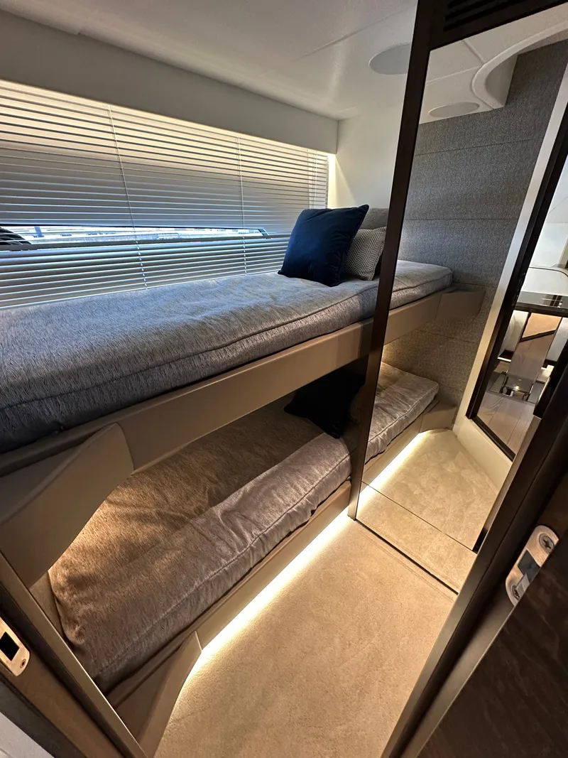 Slide: The Image of Sunseeker Predator 60 EVO 2021 - 18