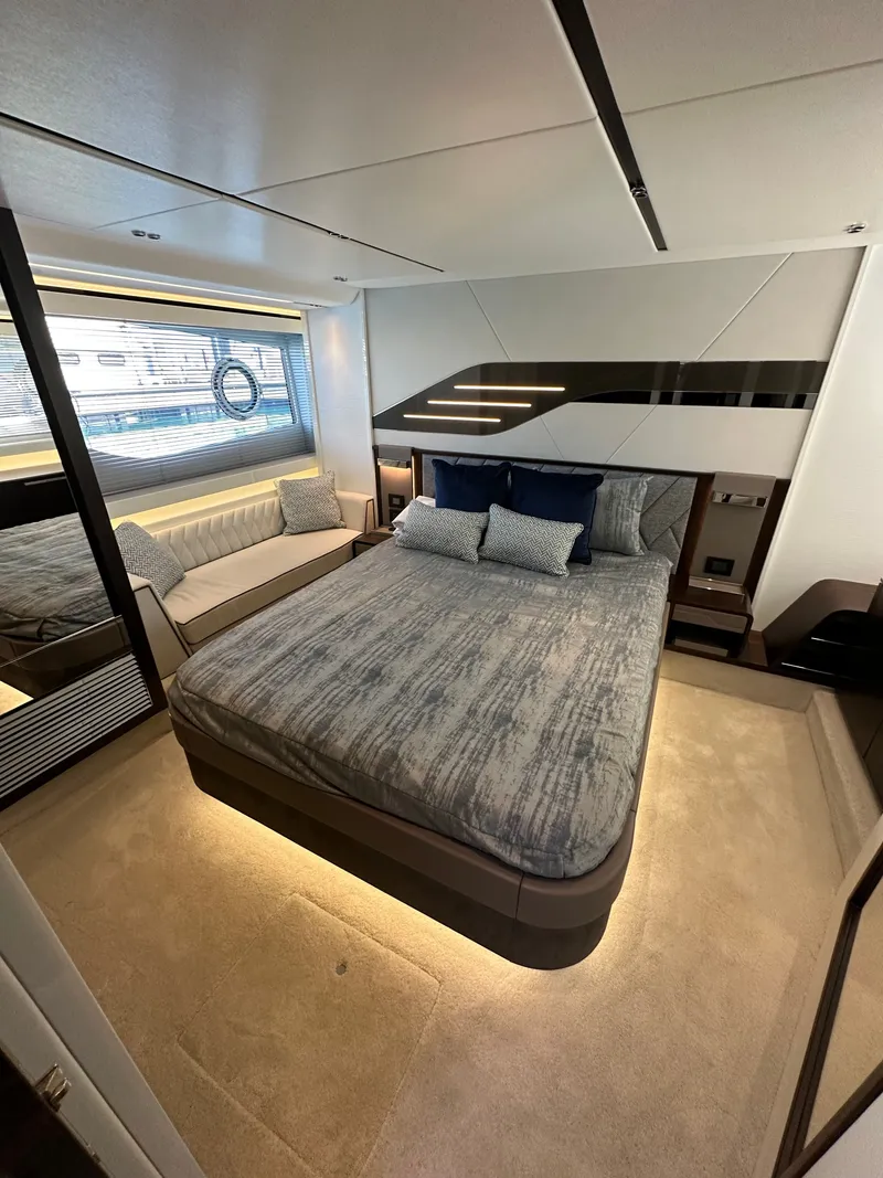 Slide: The Image of Sunseeker Predator 60 EVO 2021 - 28