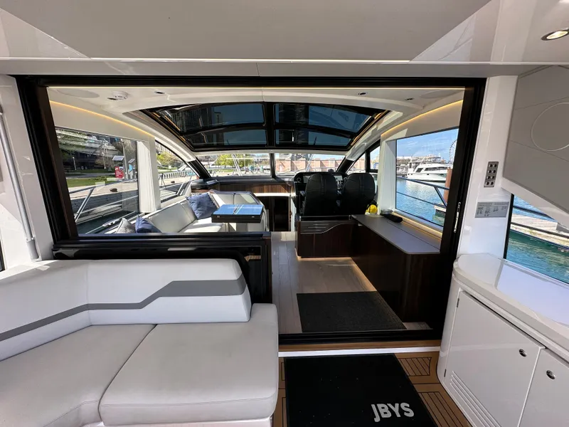 Slide: The Image of Sunseeker Predator 60 EVO 2021 - 33