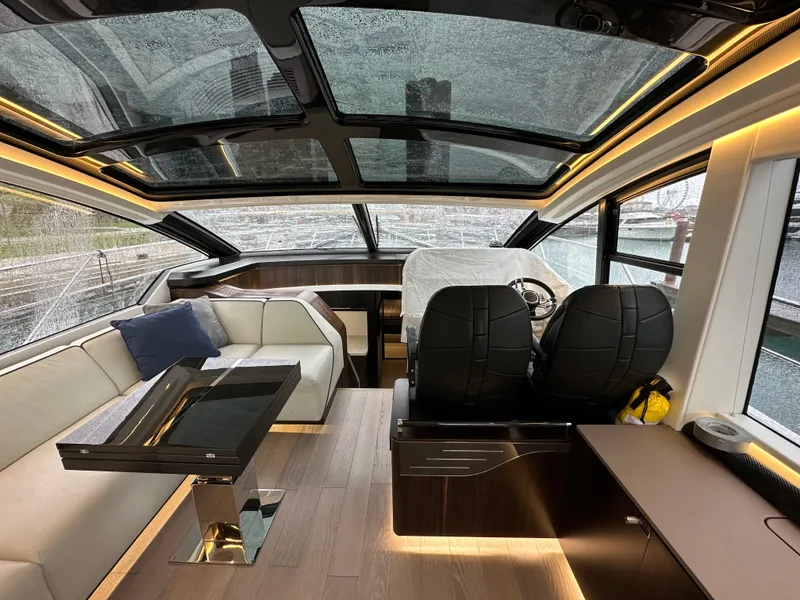 Slide: The Image of Sunseeker Predator 60 EVO 2021 - 7