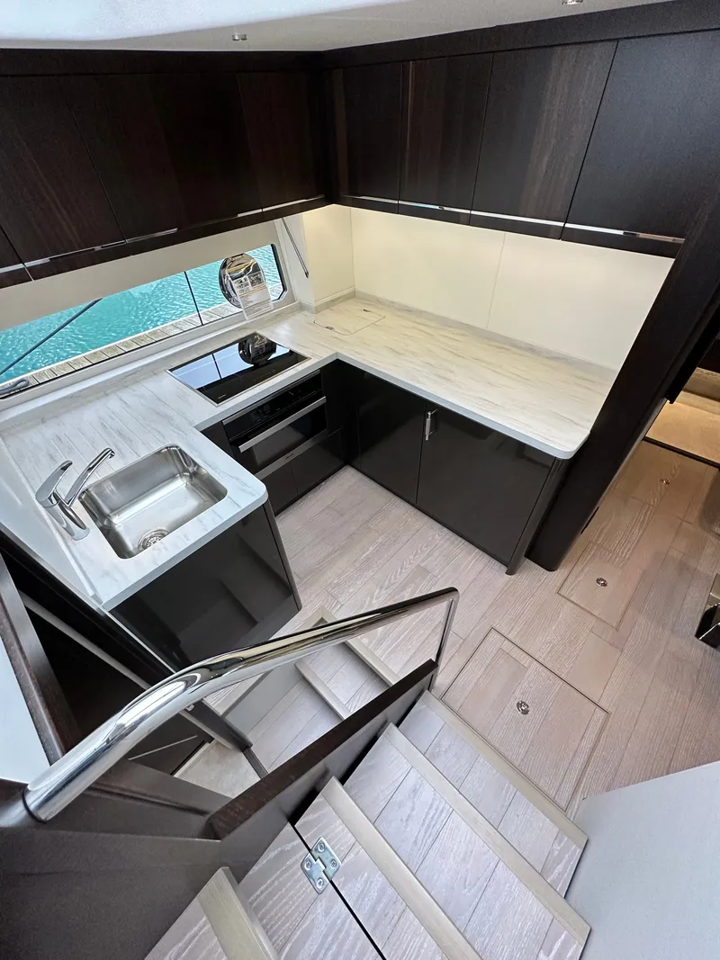 Slide: The Image of Sunseeker Predator 60 EVO 2021 - 9