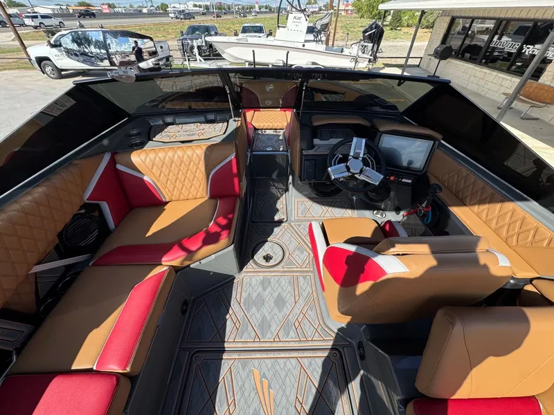 Slide: The Image of Tigé 22RZX 2024 - 15