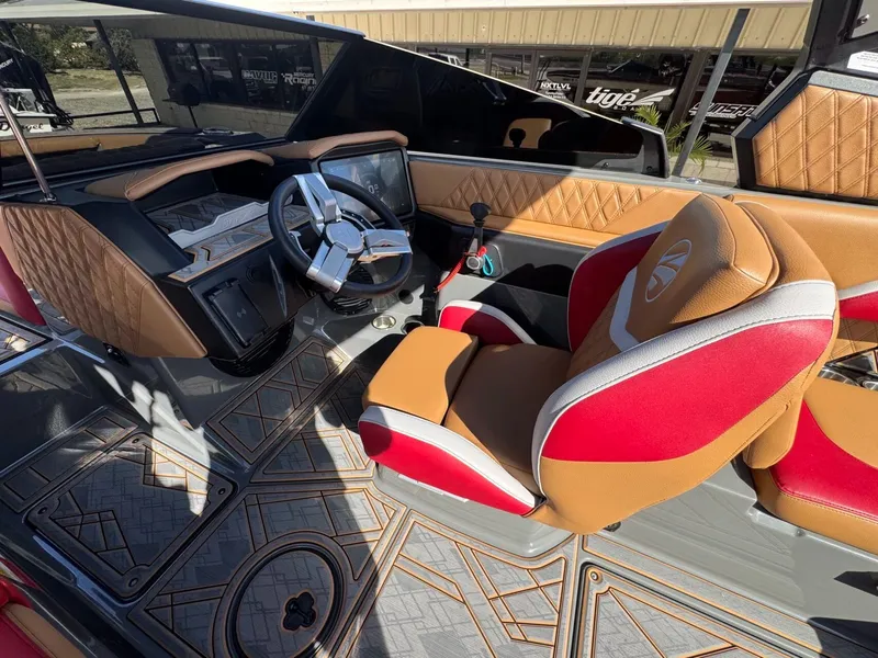 Slide: The Image of Tigé 22RZX 2024 - 16