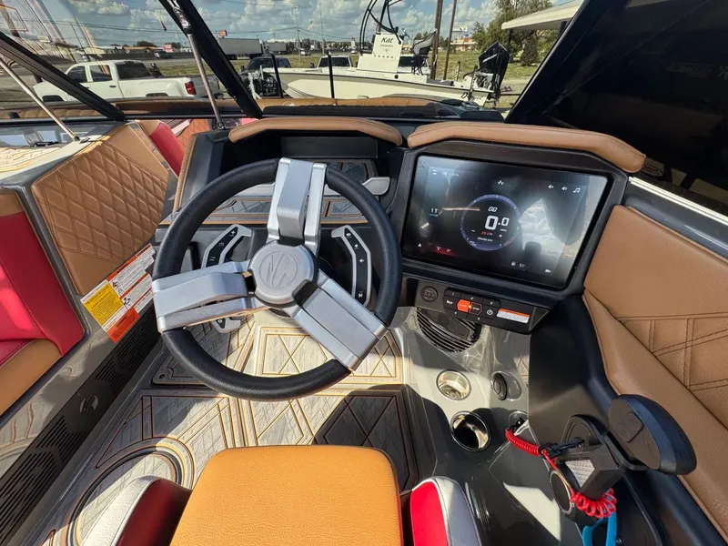 Slide: The Image of Tigé 22RZX 2024 - 17