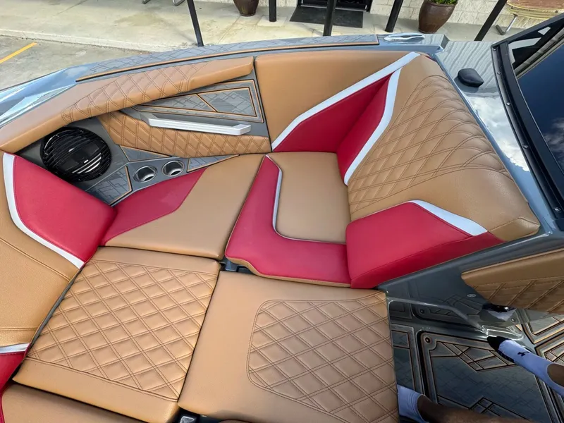 Slide: The Image of Tigé 22RZX 2024 - 23