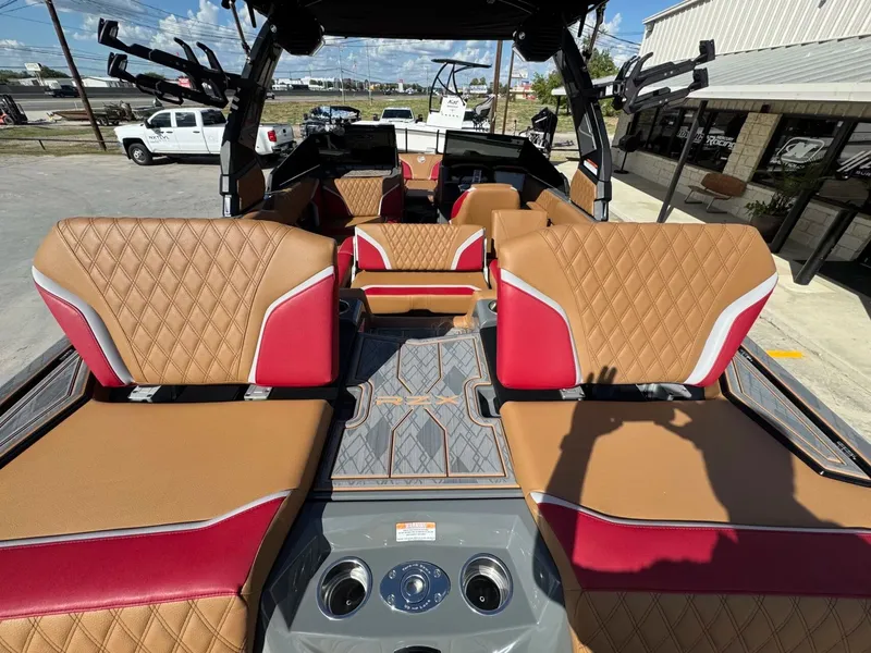 Slide: The Image of Tigé 22RZX 2024 - 28