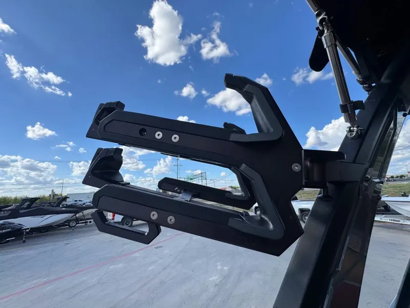 Slide: The Image of Tigé 22RZX 2024 - 30