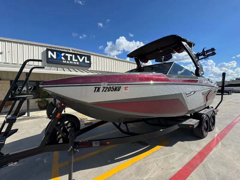 Slide: The Image of Tigé 22RZX 2024 - 9