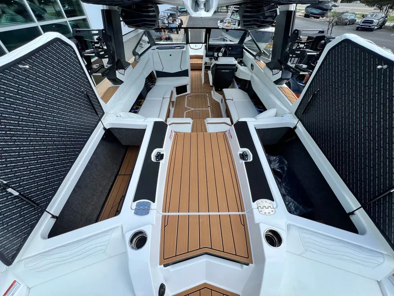 Slide: The Image of Nautique G23 2026 - 13