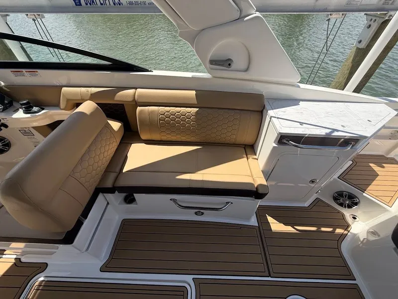 Slide: The Image of Sea Ray SDX 290 Outboard 2023 - 23