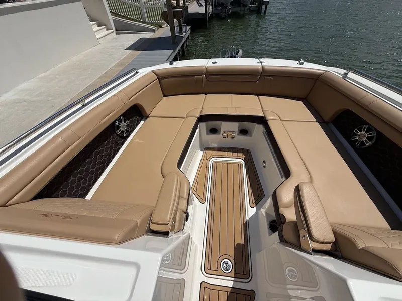 Slide: The Image of Sea Ray SDX 290 Outboard 2023 - 45