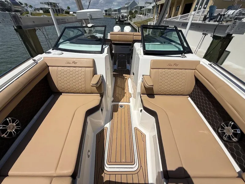 Slide: The Image of Sea Ray SDX 290 Outboard 2023 - 49