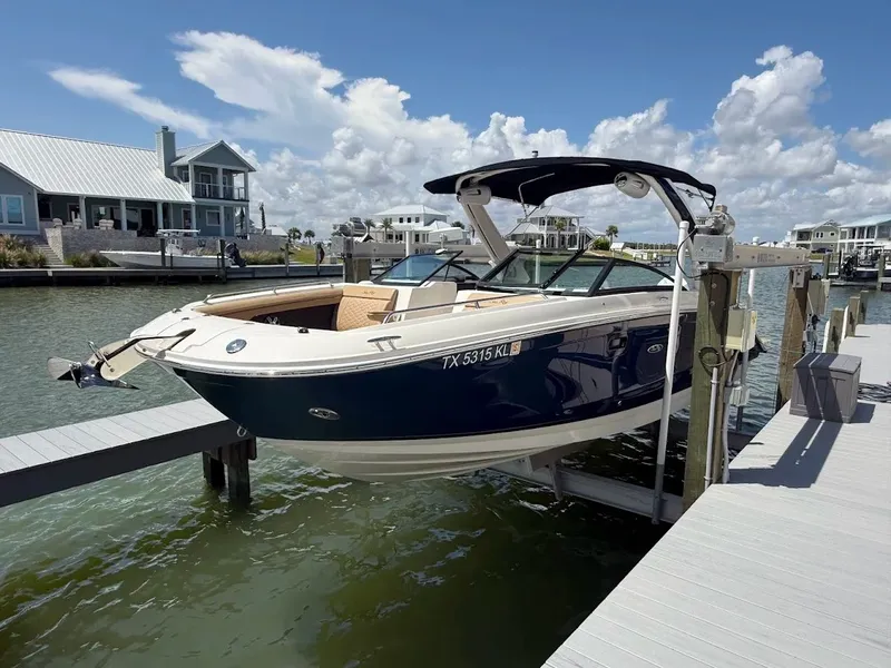 Slide: The Image of Sea Ray SDX 290 Outboard 2023 - 5